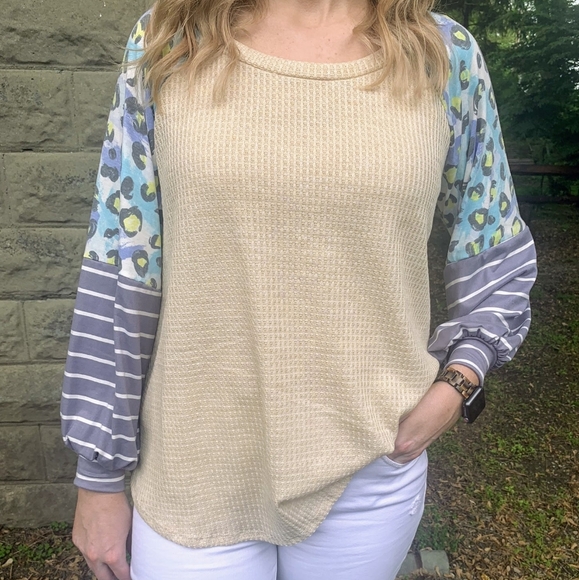 Color Block Sleeve Top - Picture 1 of 2